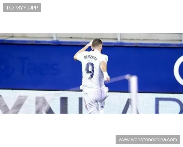 赛场马特森疑似手球判罚引争议