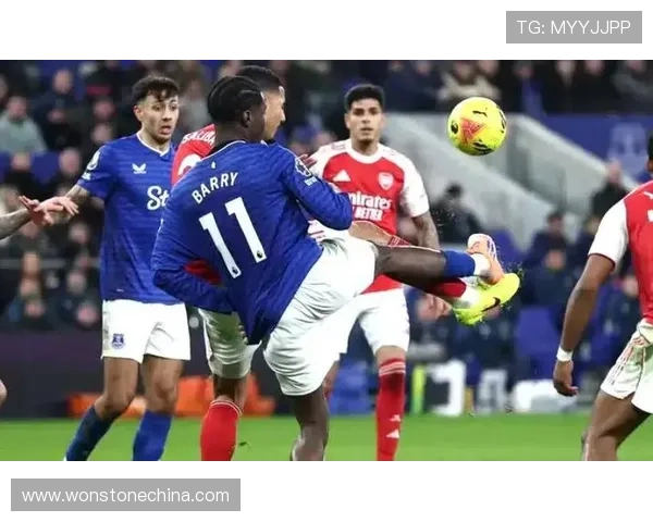 埃弗顿点球风波引发判罚争议